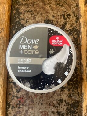 Dove Men+Care Lump o' Charcoal Scrub - NWOT